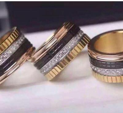 Mulheres cerâmicas pretas do ouro dos anéis 18K da joia do ouro com o diamante natural do SI H