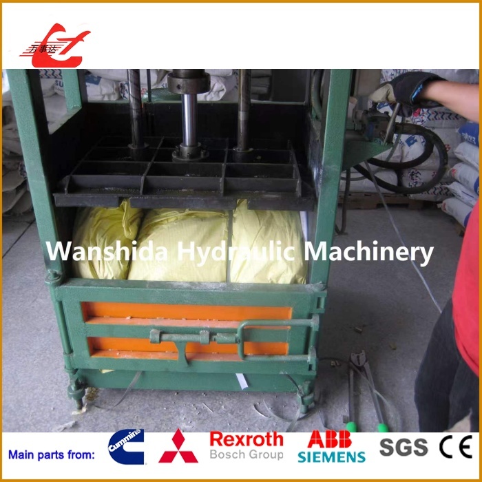 35 Ton Y82-35F Vertical Material Baler With 1200 × 800 Mm Bale Section For Cardboard, Plastic And Light Waste Recycling
