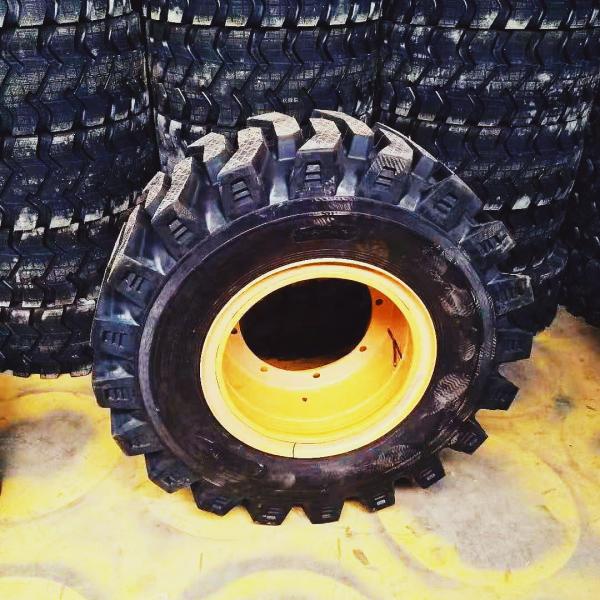 Wear Resistance Forklift Truck Spare Parts Forklift Wheels Black Color Structural Design