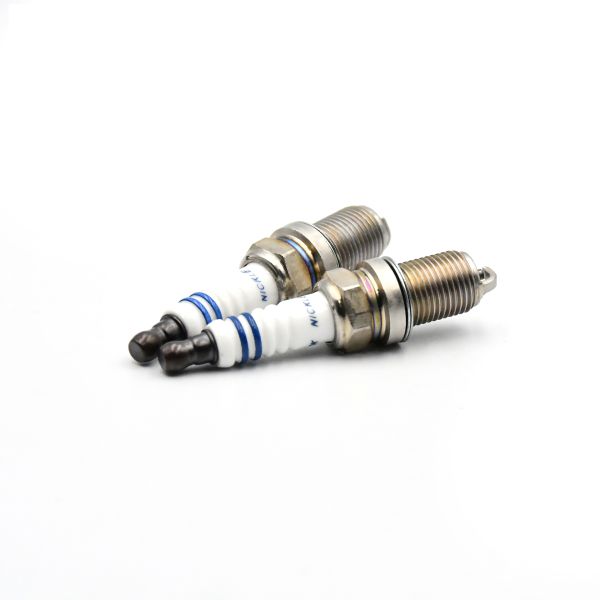 Factory Direct Copper Core Auto Spark Plug with 19 mm Reach 16 mm Hex and Heat Range 6 for BKR5EYA11 BKR6E11 BKR5E11