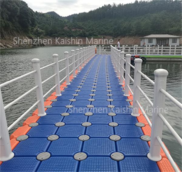 Pontoon flottant en HDPE modulaire polyvalent avec couleur et capacité personnalisables