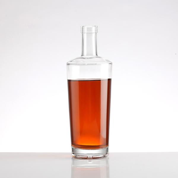 500ml 700ml 750ml White Frosted Vodka Glass Bottle for Pubs Made of Super Flint Glass