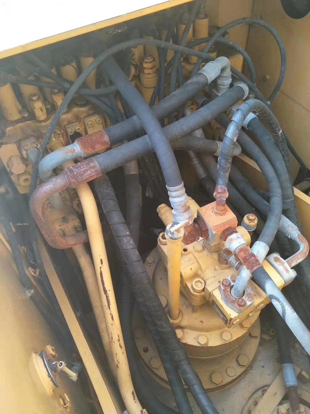 Японский оригинальный импортированный экскаватор CAT320D без краски
