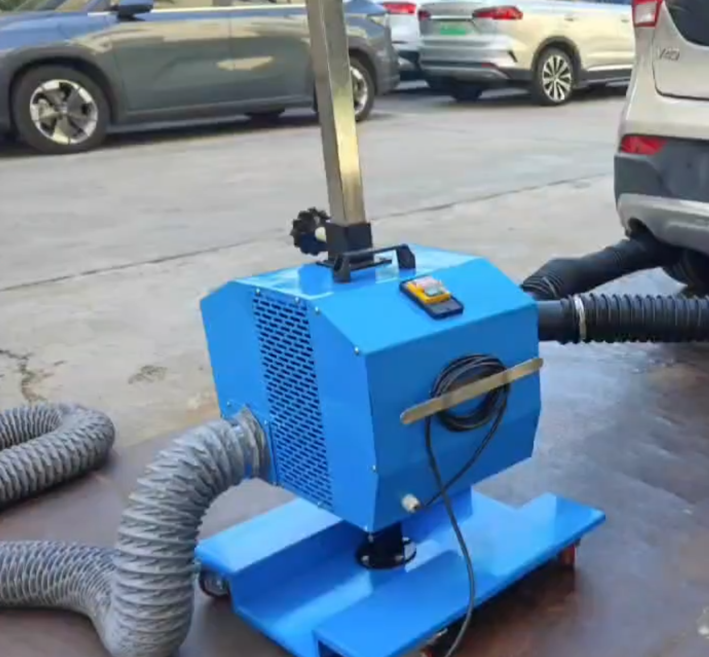 CE Certified 0.55KW Portable Exhaust Extractor Mobile Fume Removal for Auto Repair Shops