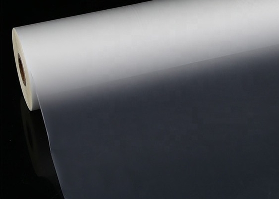 Película BOPET reciclable de 28 μm de grado alimenticio: certificada por GRS + capa acuosa de fusión en caliente para la laminación en frío de envases neutrales en carbono