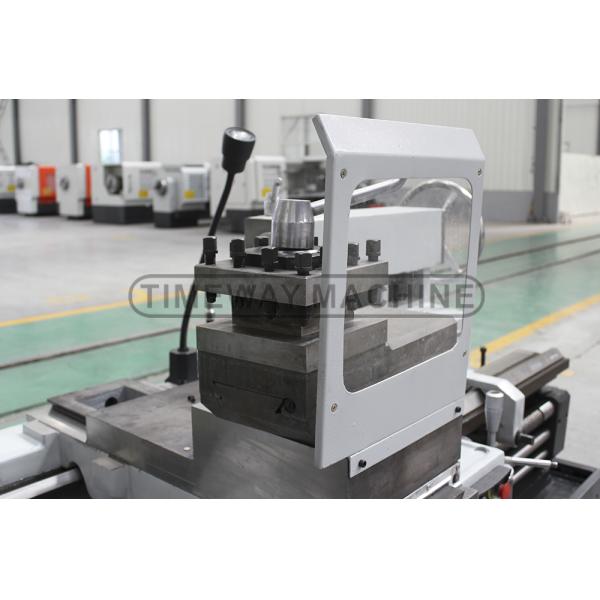 3900 KG Weight 3725x1473x1622 mm Hot Engine Lathe Metal Turning Machine for Thread Cutting
