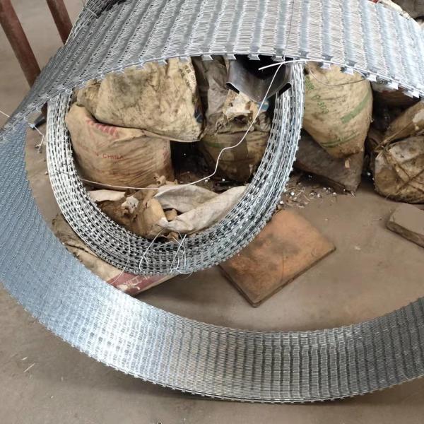 Military Use Stainless Steel Concertina Razor Barbed Wire BTO-22 CBT-65