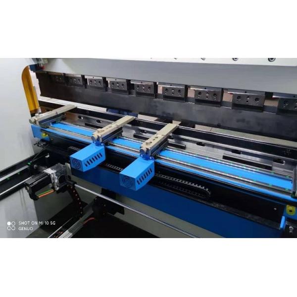 Frénésie hydraulique à presse CNC