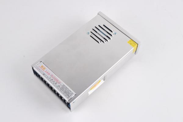Controlador LED IP67 de 400W con compensación de atenuación de luz EUM-Dx de Inventronics, Clase 2