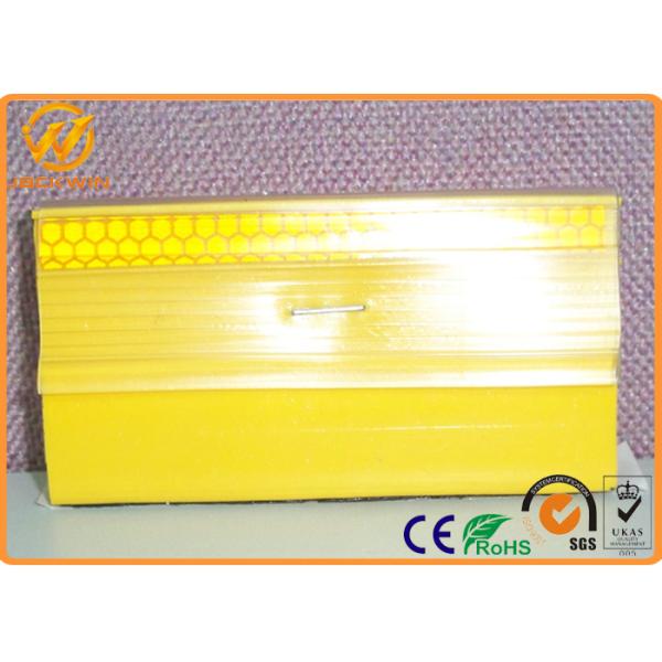 Yellow / White Reflective PU Raised Pavement Marker Rubber Cable Ramps For Highway