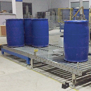 Маленькая бутылка полуавтоматическая машина для заполнения жидкости для нефтехимических продуктов кислотные растворители барабан