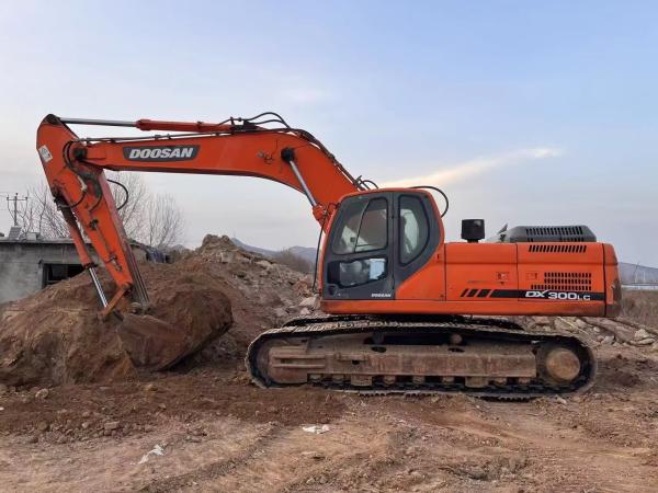 Muito boa Escavação de segunda mão Doosan DX300 para exportação da China