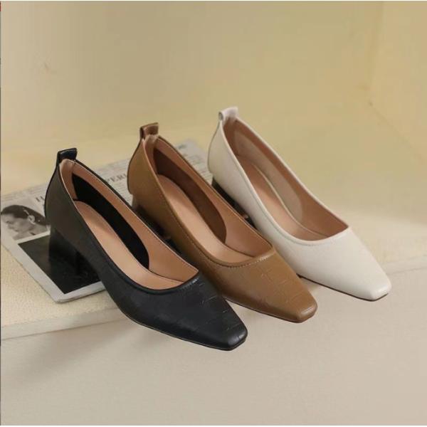 Casual Leather Women Chunky Heel Shoes Cowhide Lining 5cm Height OEM / ODM