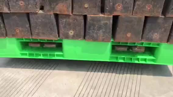 Anti slip durable racking plastic pallet