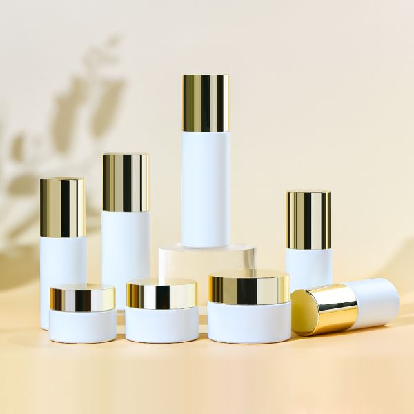 Leak-Proof Customizable Eco-Friendly Glass Cosmetic Bottle and Cream Jar Set for Luxury Skincare Brands
