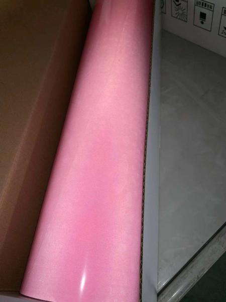 O plutônio diferente das cores o vinil HTV da transferência térmica para o t-shirt e a outra roupa 0,5 x 25m