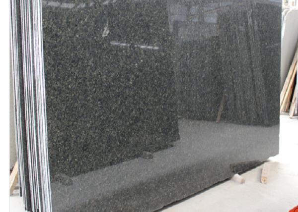 Obscuridade Precut de Ubatuba da tuba de Prebab Brasil Verde Uba - verde lustrou a obscuridade - lajes de pedra naturais do granito verde para a decoração