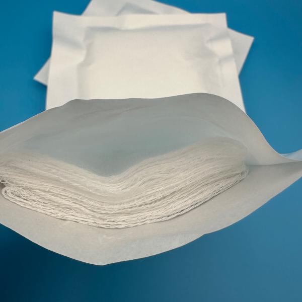 Gaze chirurgicale 100% coton de haute qualité, tampon absorbant stérile médical pour le soin des plaies