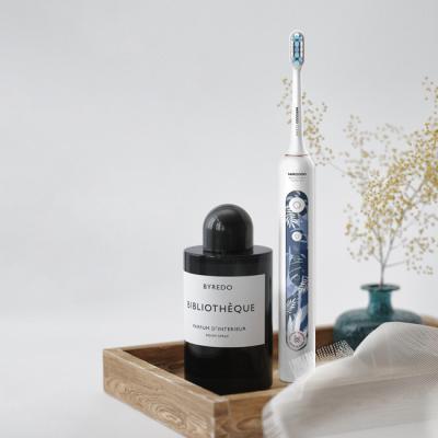 Custom  Adult Oral Care Wireless Charging Extra Soft Toothbrush For Sensitive Teeth