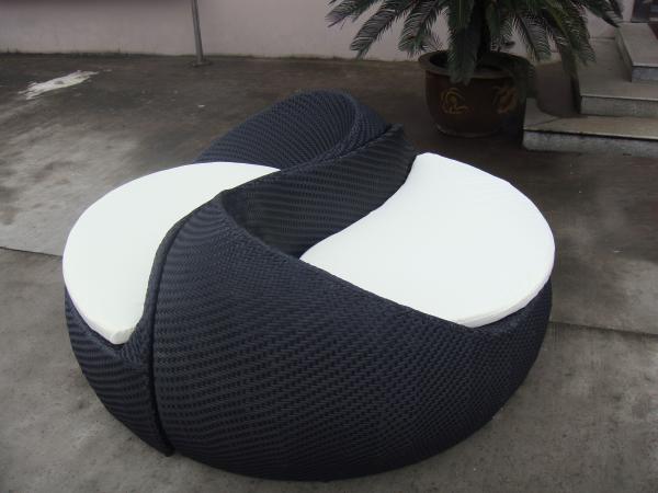 Grey Fashion Comfortable Outdoor Rattan Daybed For Beach / Pool