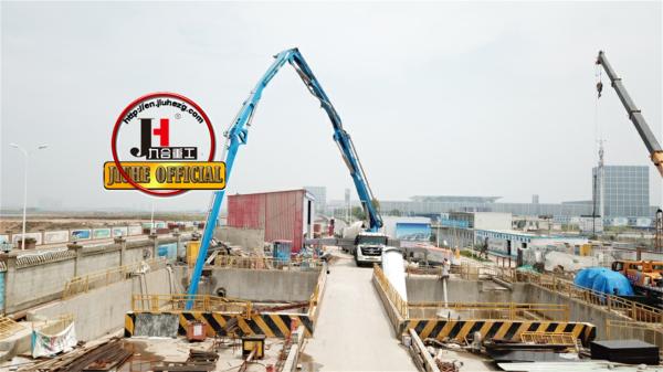 JIUHE Low Fuel Consumption HB58K Big Concrete Pump Truck 58m Truck Mounted Concrete Pump Large Concrete Pump