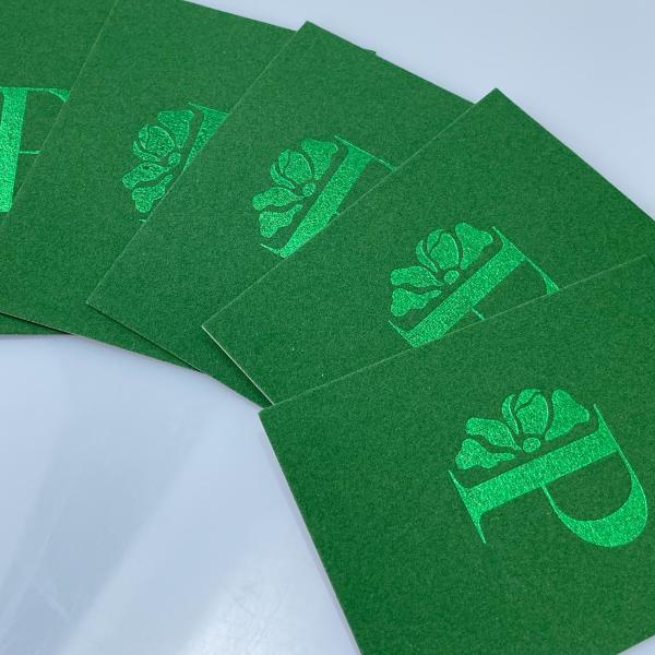 Impression de cartes de visite en velours rouges Invitations en couleurs multiples Impression de cartes en feuille de papier Cartes en velours de luxe