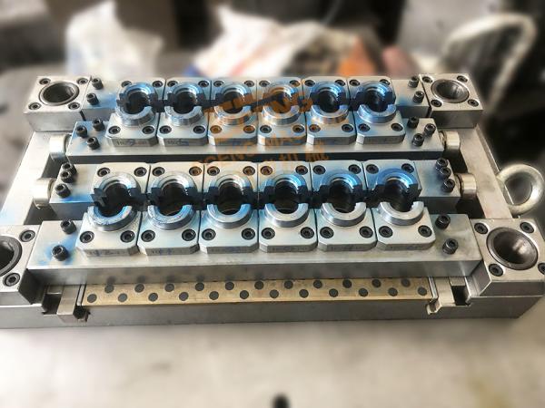 4Cr13 Stainless Steel PET Plastic Injection Preform Mould 12 Cavity