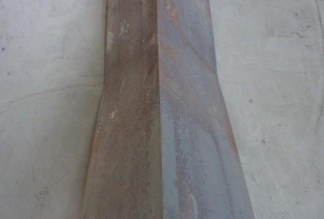 Máquina de curvar por calentamiento CNC para ángulos y placas modelo HQ200?? 600