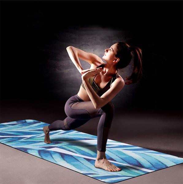 Folding Printed Travel Yoga Mat With Anti Corrosion Wet Slip Function