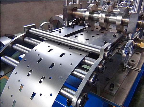 1.0-2.0mm Thickness 4 - 6m/min Speed Shelf Rack Roll Former Machine with 15 Forming Station