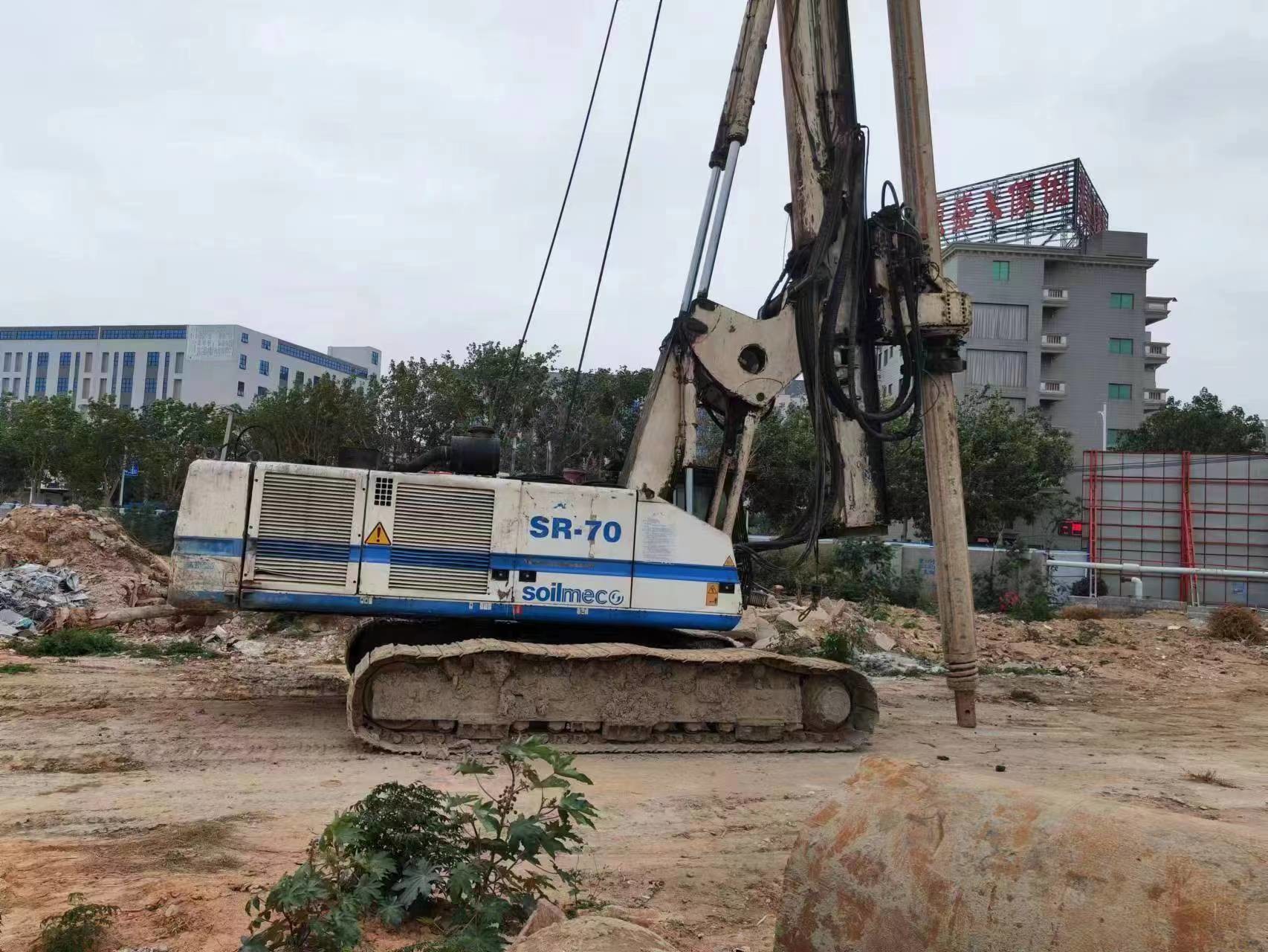 Использованная 2013 SOILMEC SR70 Ротационная буровая установка Максимальная глубина бурения 94 м Гидравлический молоток