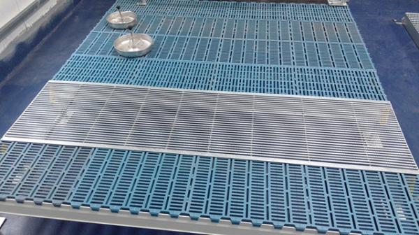 Hot Dip Galvanized Pig Mesh Flooring / Pig Barn Flooring OEM / ODM Available