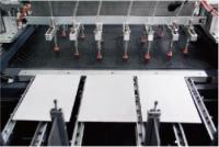 Cubierta dura automática del PLC que pega la caja que hace máquina 3M M grueso