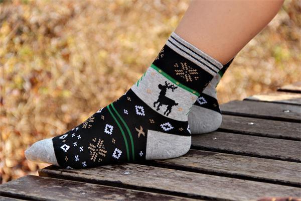 2015 Fashion christmas deer patterned design winter cotton hosiery for women