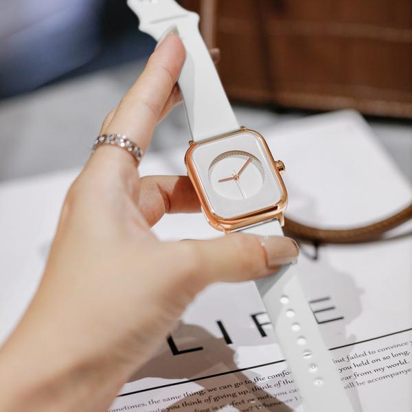 Unique Quartz Ladies Watches With Rubber Straps Female Designer Watches