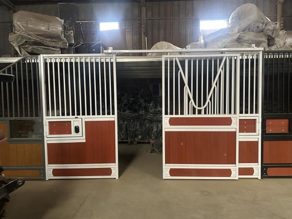 Heavy Duty Livestock Stable With Strong Galvanized Steel Modular Horse Stalls