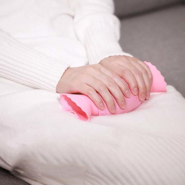 Bonbons cadeau bouteille d'eau chaude en silicone avec bouchon à vis pour le lit menstruel chauffage chaud et froid thérapie muscles douleurs dorsales
