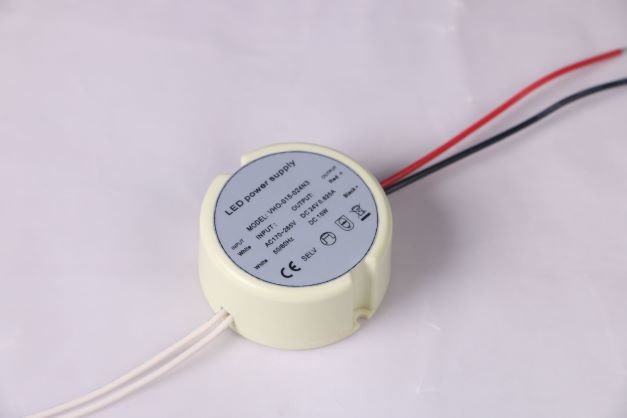 Круглое электропитание водителя 12V 15W СИД случая IP20 пластиковое для света прокладки
