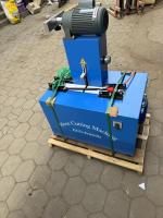 Blue Skiving libre de polvo y 4 capas Máquina de corte de manguera de goma eléctrica con control de botón avanzado y fácil de usar