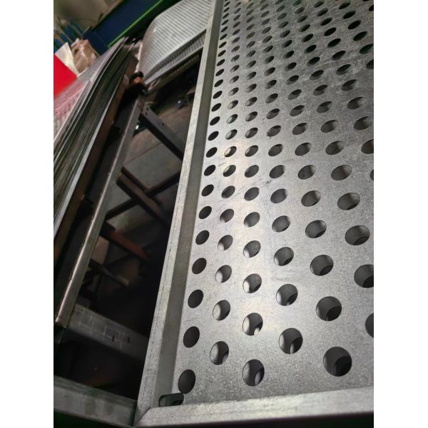 Bent 20 Hole Perforated Metal Sheet For Architectural Decoration