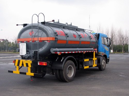 соотечественник тележки бака 24700L FAW 4X2 жидкостный химический III BF6M1013-26E3/203