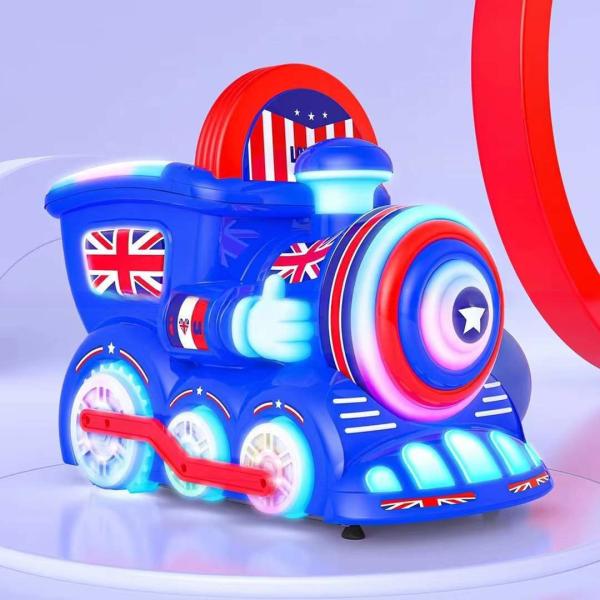 幸せな子供 貨幣で運ばれるイギリス列車 ショッピングモールへの子供乗車
