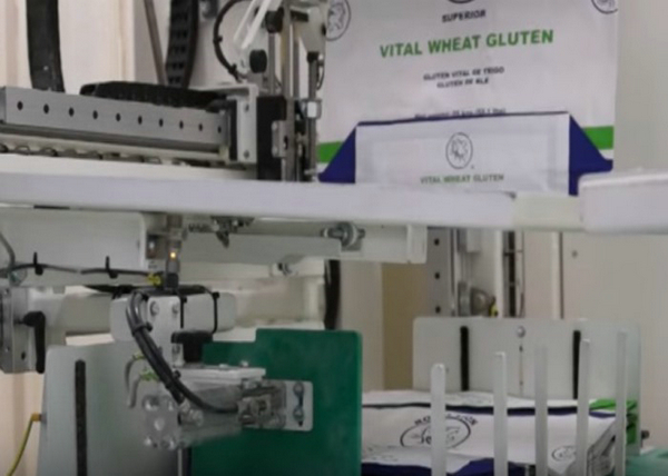 High Accuracy Fertilizer Valve Bag Packing Machine , Automatic Filling and Bagging Machine