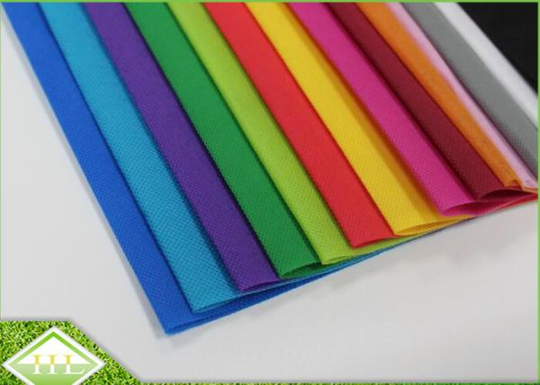 Colored PP Spunbond Nonwoven Fabric , 100% Polypropylene Non Woven Cloth