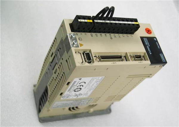 Amplificador servo 3PH SGDS-10A01A de la serie de la SIGMA III 50/60hz SGDS de YASKAWA SERVOPACK