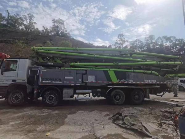 Pompes à béton budgétaire 2017 camion Zoomlion 56m d'occasion avec un service après-vente approuvé
