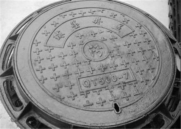 550 Mm Sewer Manhole Cover Circular Lockable Anti Impact For Sidewalk / Highway