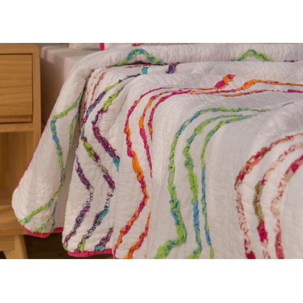 Country Style Wave Embroidered King Size Patchwork Quilts 3pcs 100% Cotton