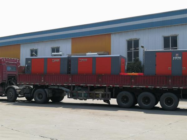 O compressor de ar diesel 380V do parafuso da alimentação CA portátil lubrificou o estilo