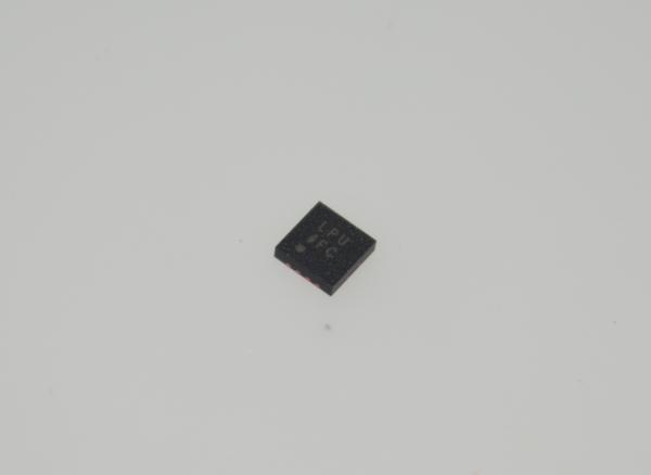ADM7170ACPZ-3.3-R7 3.3V 2A Regulador LDO 1.8-6.5V Entrada 1μV RMS Ruido 75dB PSRR LFCSP-8 -40°C a +125°C AEC-Q100
